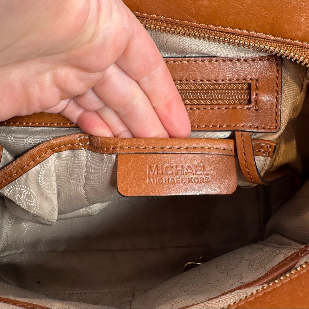 Michael‎ Kors | Hamilton Traveler Luggage Messenger Leather Crossbody Handbag - Picture 14 of 16